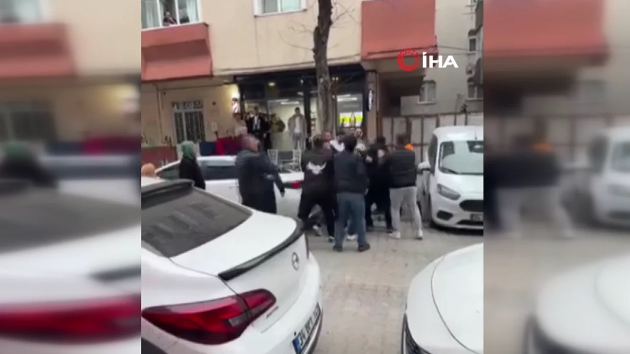 İstanbul'da park yeri kavgası: Olay anı kamerada
