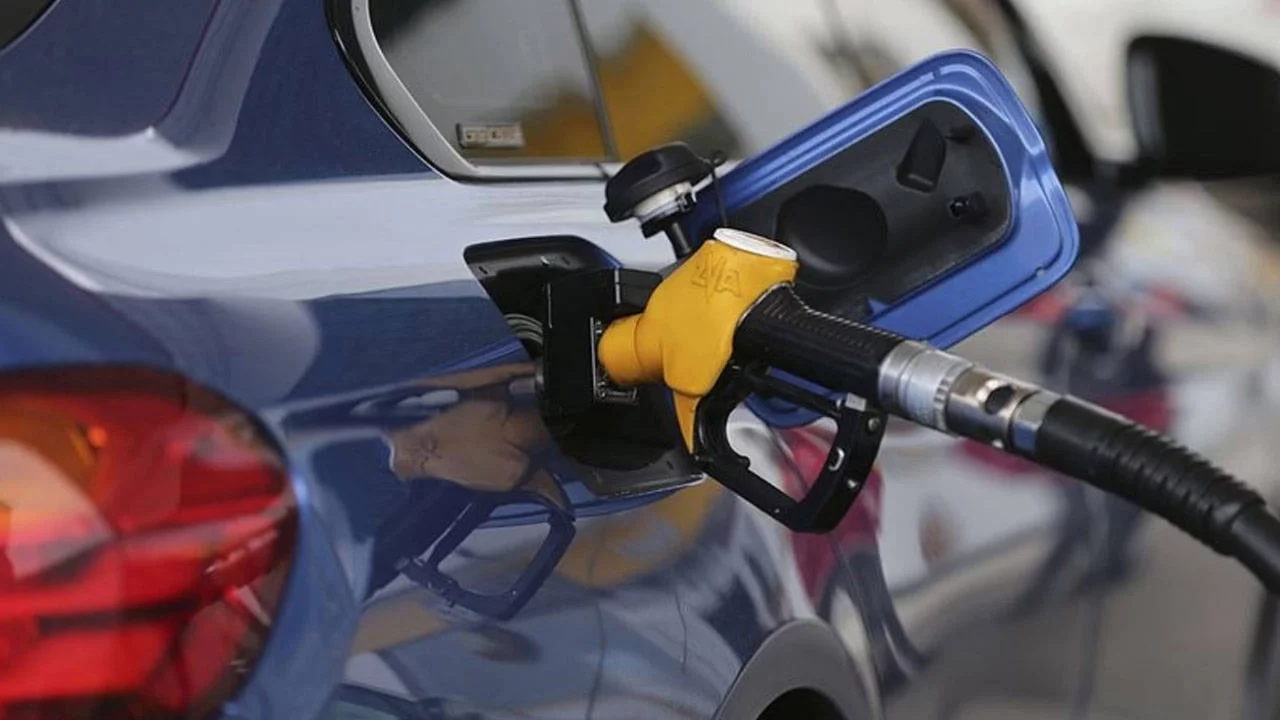 Akaryakıta dev zam kapıda