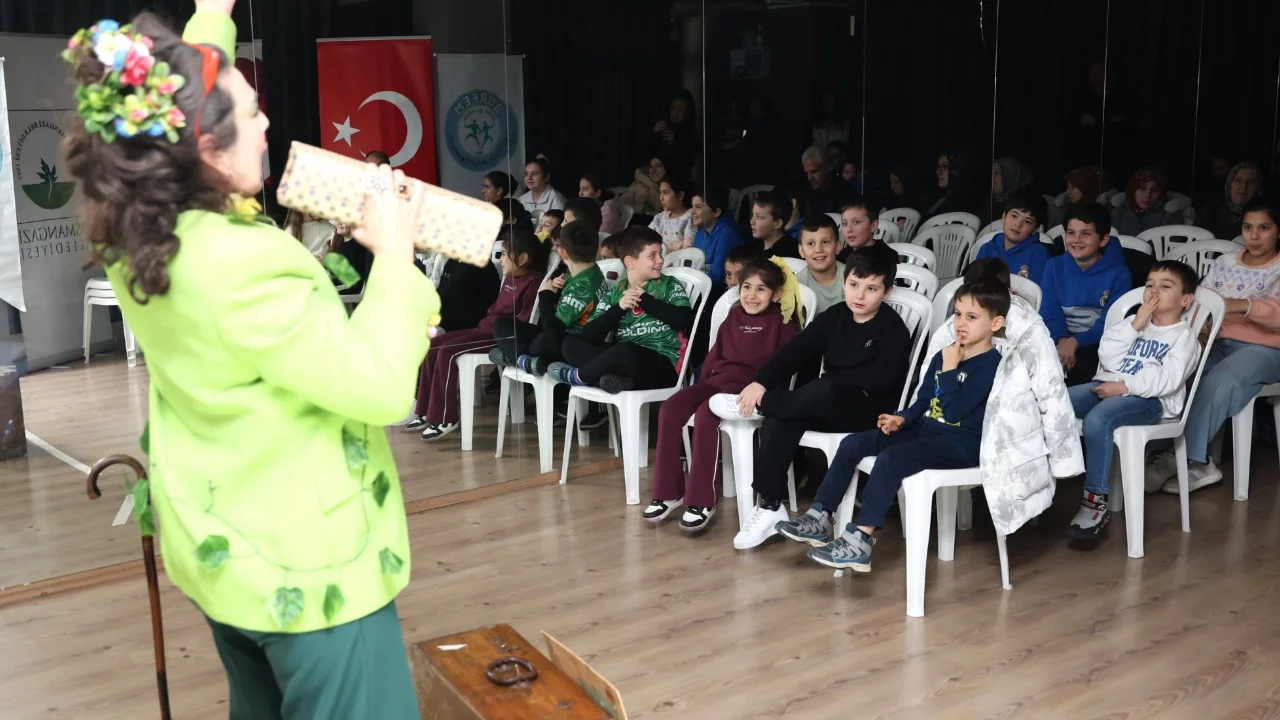 Osmangazi'de 'Toprak Ana' oyunu çocuklara çevre bilincini aşıladı