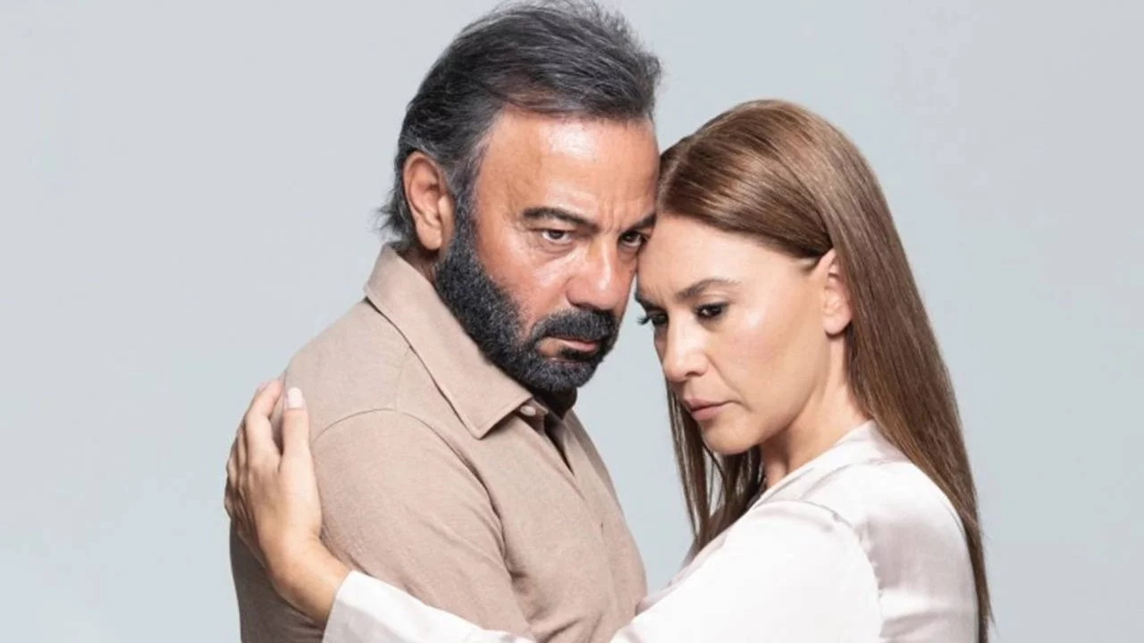 Evrim Alasya ve Kerem Alışık çifti ayrıldı: Tiyatro oyunları iptal oldu