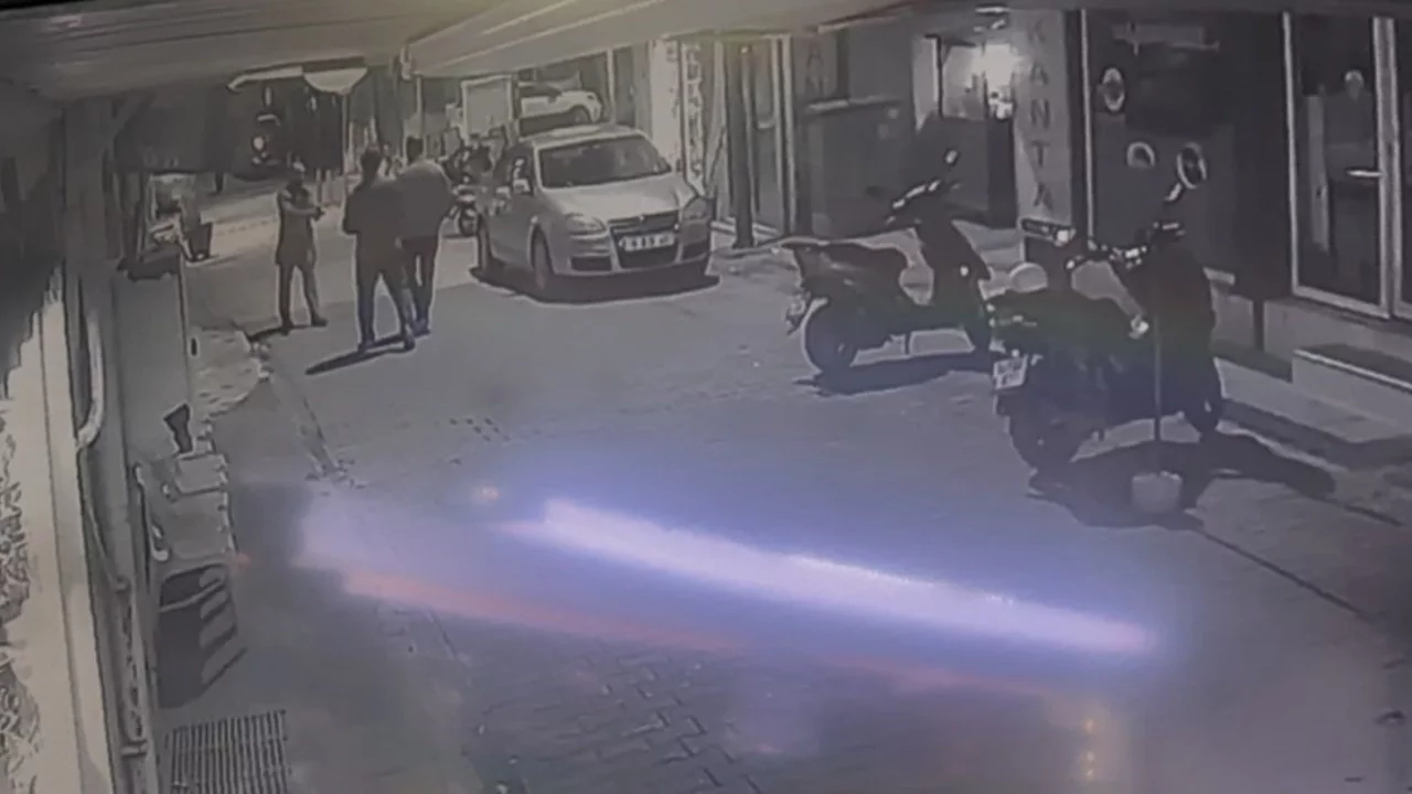 Bursa'da kanlı hesaplaşma kamerada! Peş peşe ateş açtı, soğukkanlı tavırları dikkat çekti