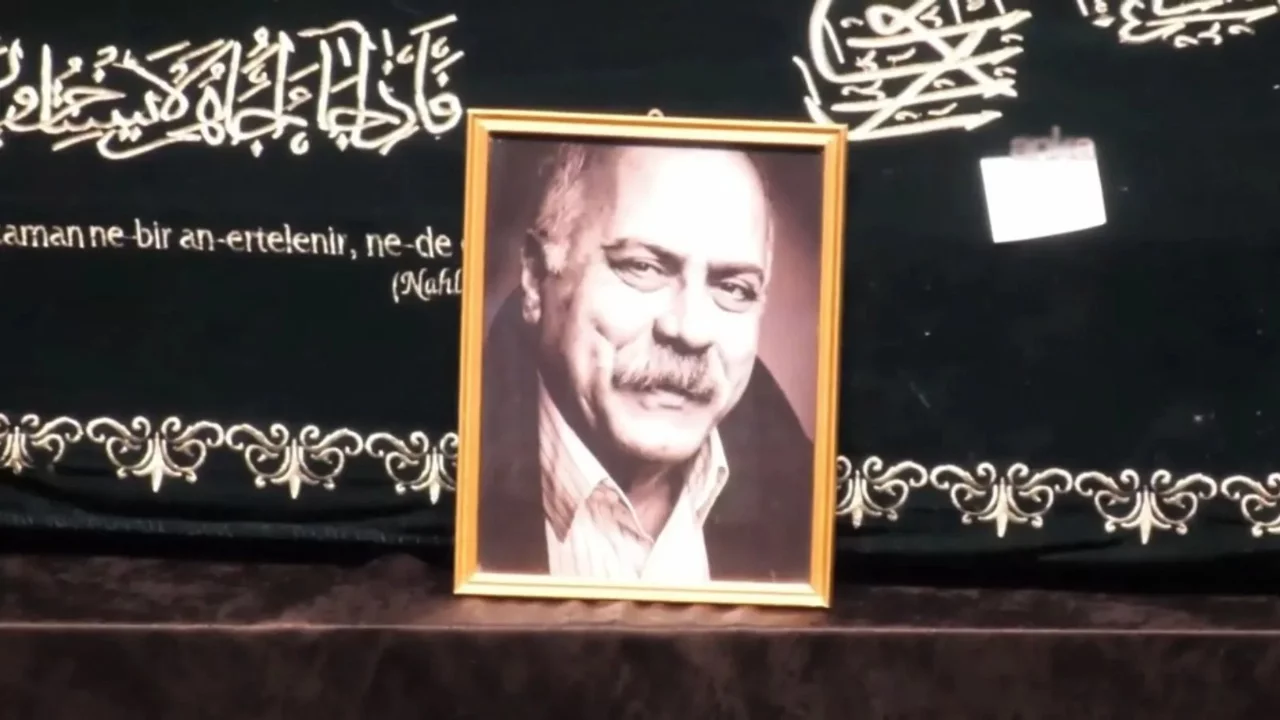 Oyuncu Ali Tutal'a Atlas Sineması'nda veda