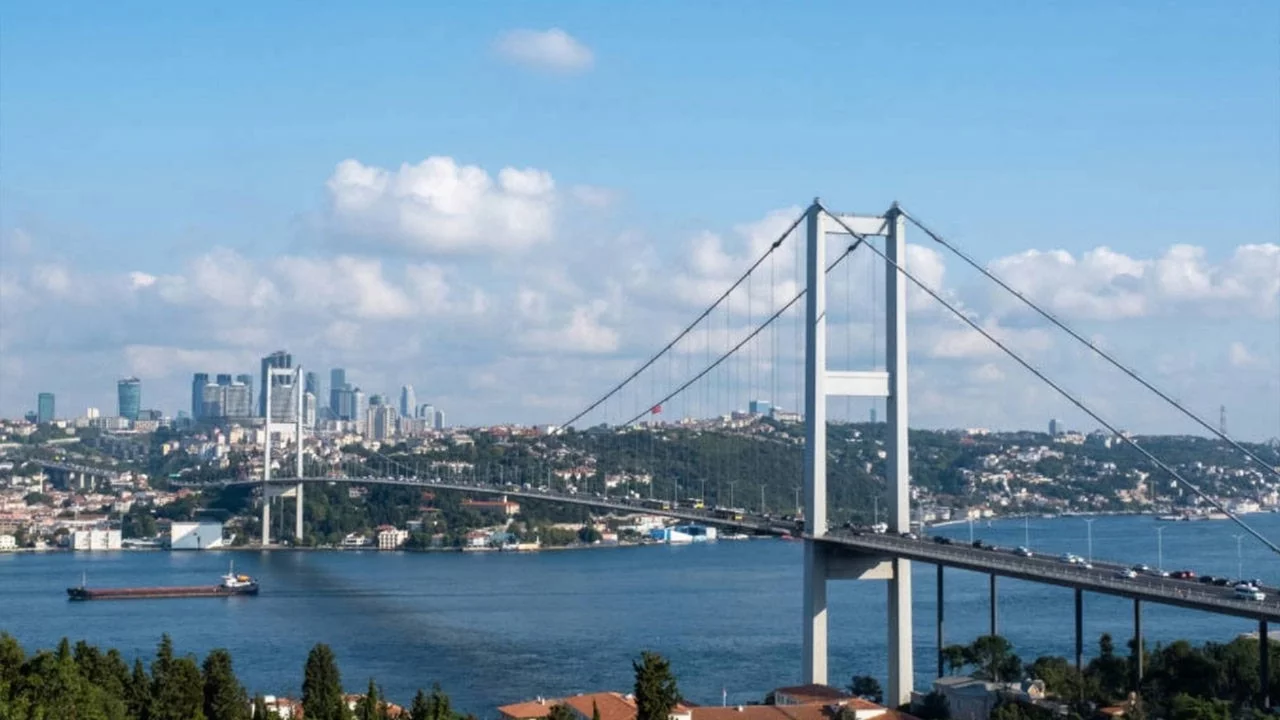 CHP'den 'kelepir köprü' göndermesi: "Cumhuriyet mirasları halkındır, sattırmayız!"