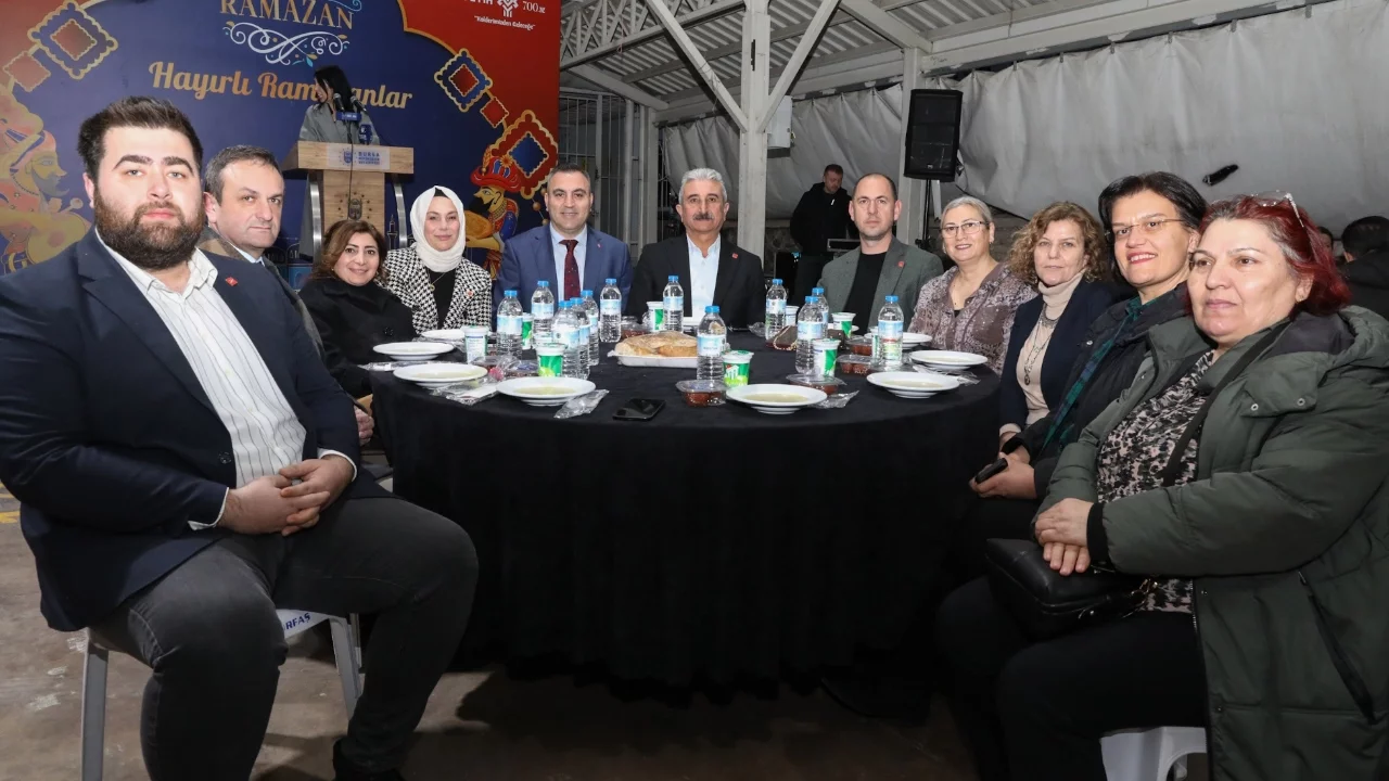 Büyükşehir geleneksel iftar programlarını Yıldırım ile sürdürdü