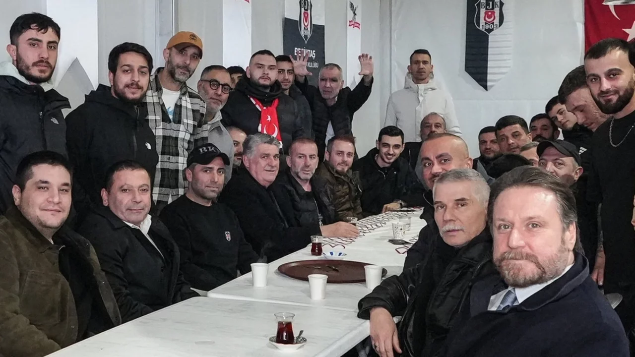Beşiktaş Başkanı Serdal Adalı, iftarda taraftarlarla buluştu