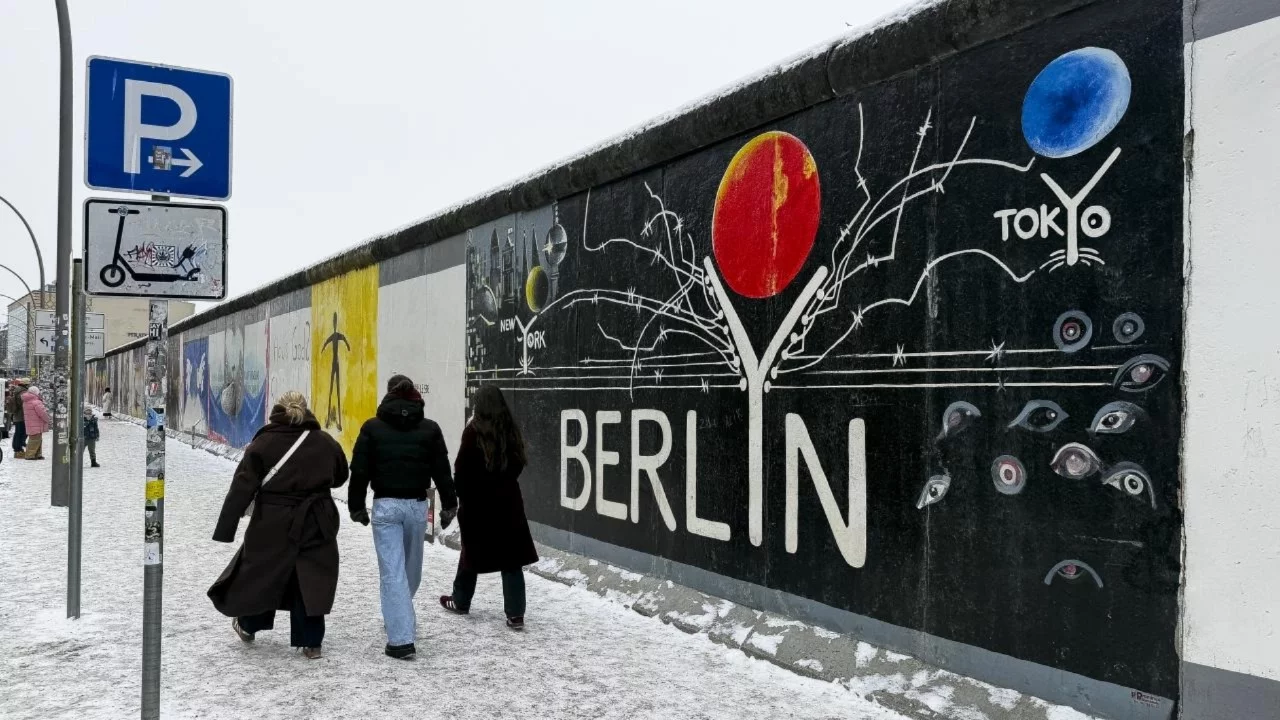 Almanya'da CDU, vatandaşlık için en az 8 yıl ikamet şartının yeniden getirilmesini istiyor