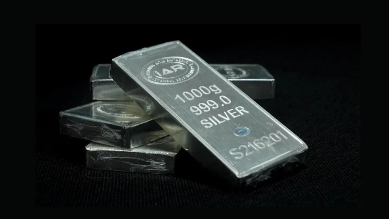 Gümüş 3 haftanın zirvesinde