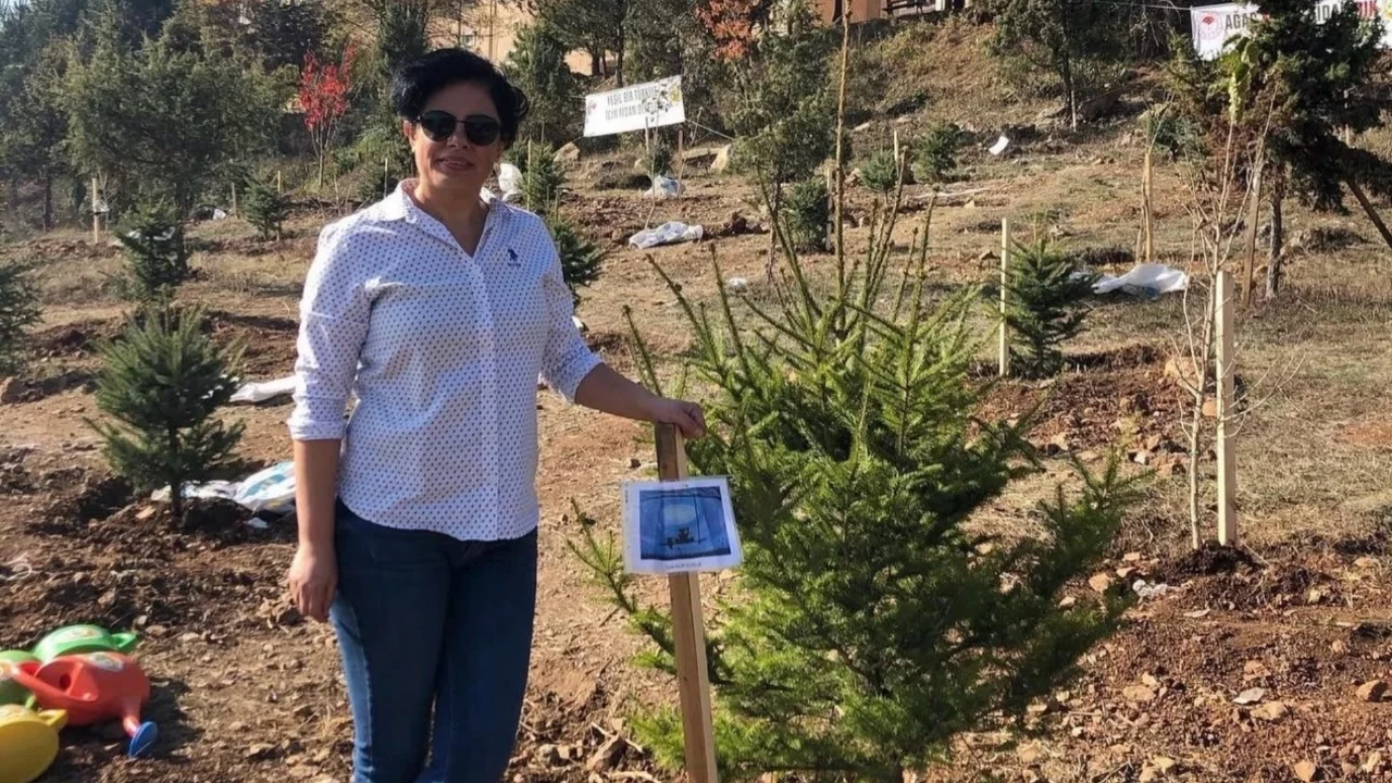 Oğlunun acısına yüreği dayanmadı: Mezar başında kalp krizi geçiren anne yaşamını yitirdi