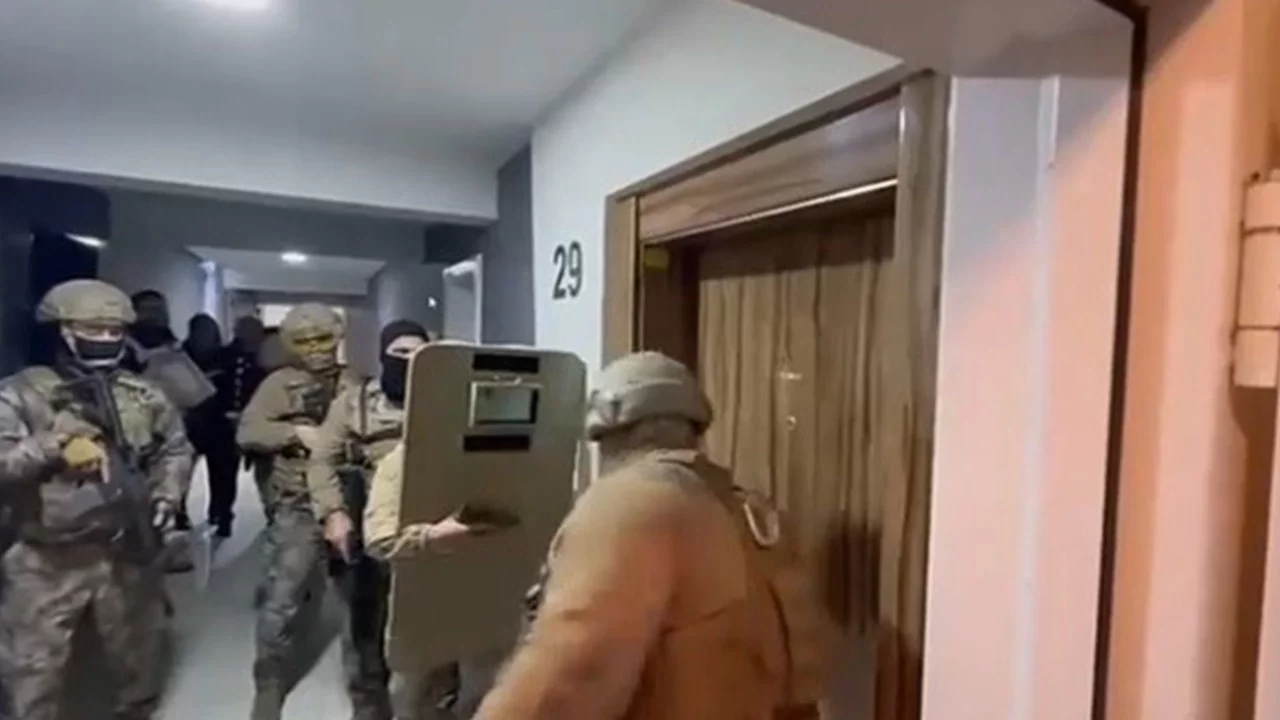 İzmir'de dev yasa dışı bahis operasyonu: Çok sayıda tutuklama