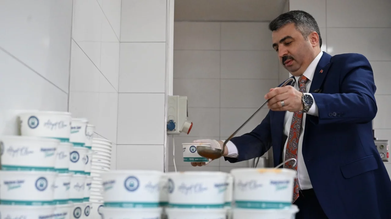 Yıldırım'da, Ramazan'da gönüller de sofralar da bir
