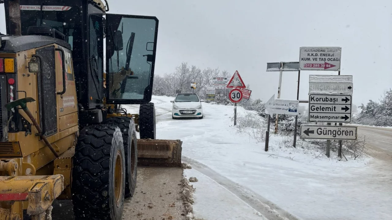 Nilüfer Belediyesi ekiplerinden kar mesaisi