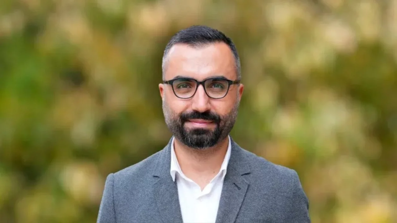 Tutuklu gazeteci Alican Uludağ, Ankara'ya getiriliyor