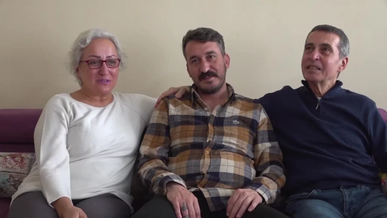 Bursa'da emekli öğretmene hayat veren komşusunun oğlu aileden biri oldu