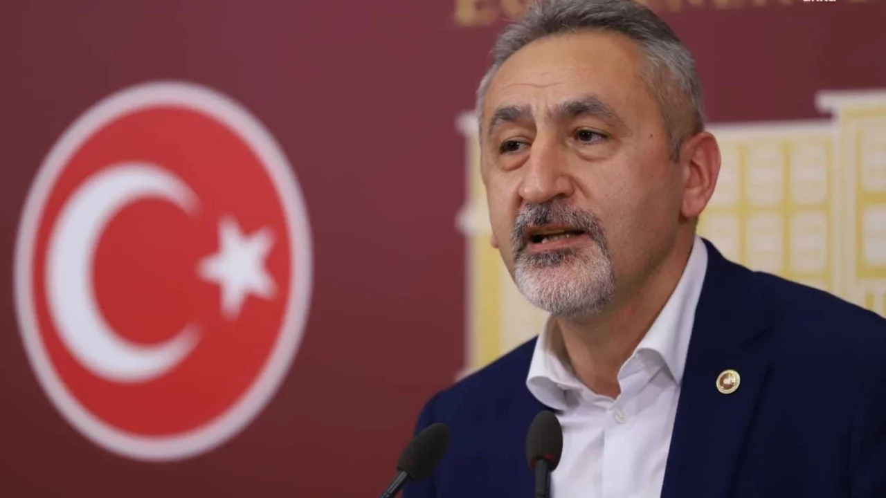 CHP'li Adıgüzel: "Çocukların beslenme çantası boş, siz ramazan sofrası resmi istiyorsunuz"