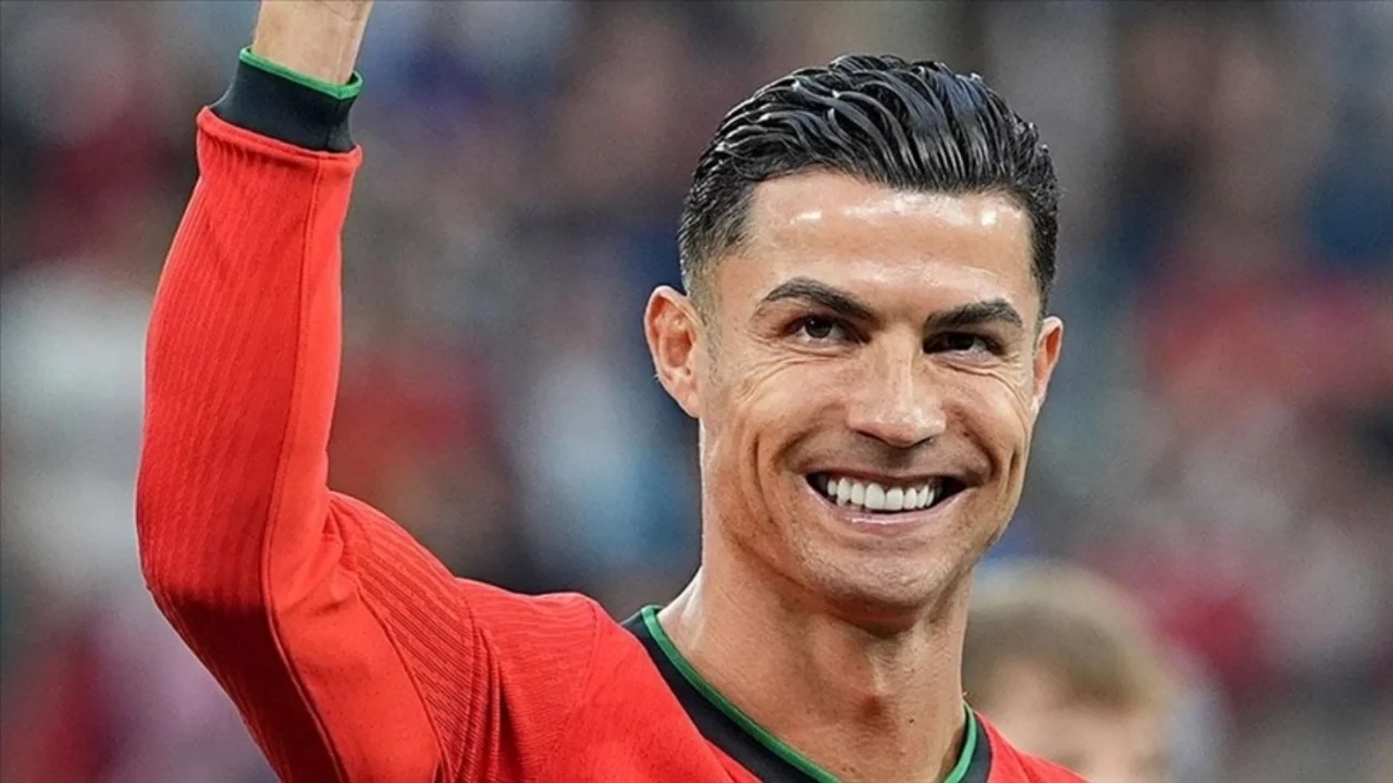 Ronaldo, Almeria Kulübünün yüzde 25'lik hissesini satın aldı