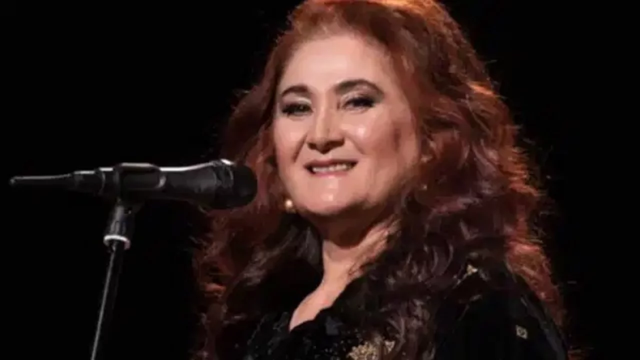 Sanatçı Sabahat Akkiraz'dan 'İYİ Parti'ye katılıyor' iddiasına yanıt