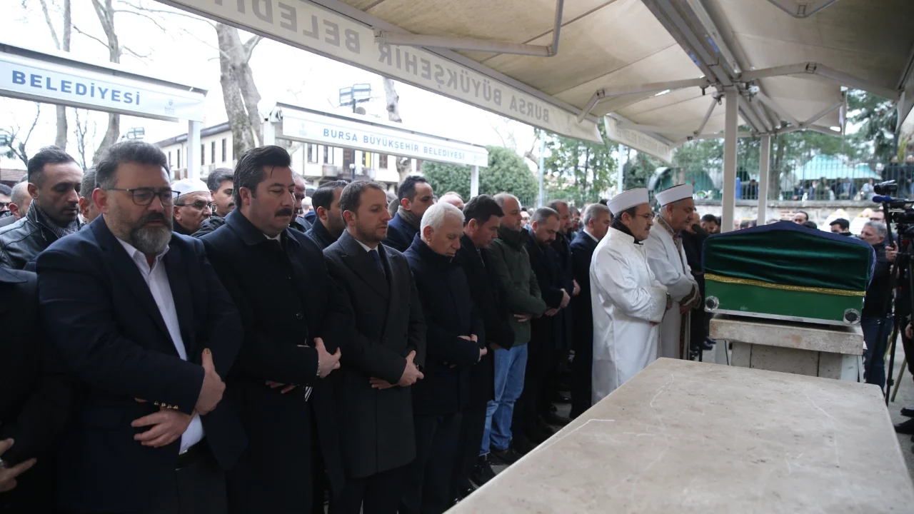 Bursa Milletvekili Refik Özen'in annesi son yolculuğuna uğurlandı