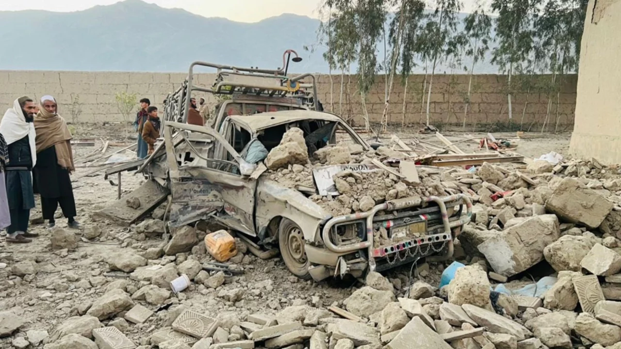 Pakistan ile karşılıklı saldırılarda 13 Afganistan askeri hayatını kaybetti