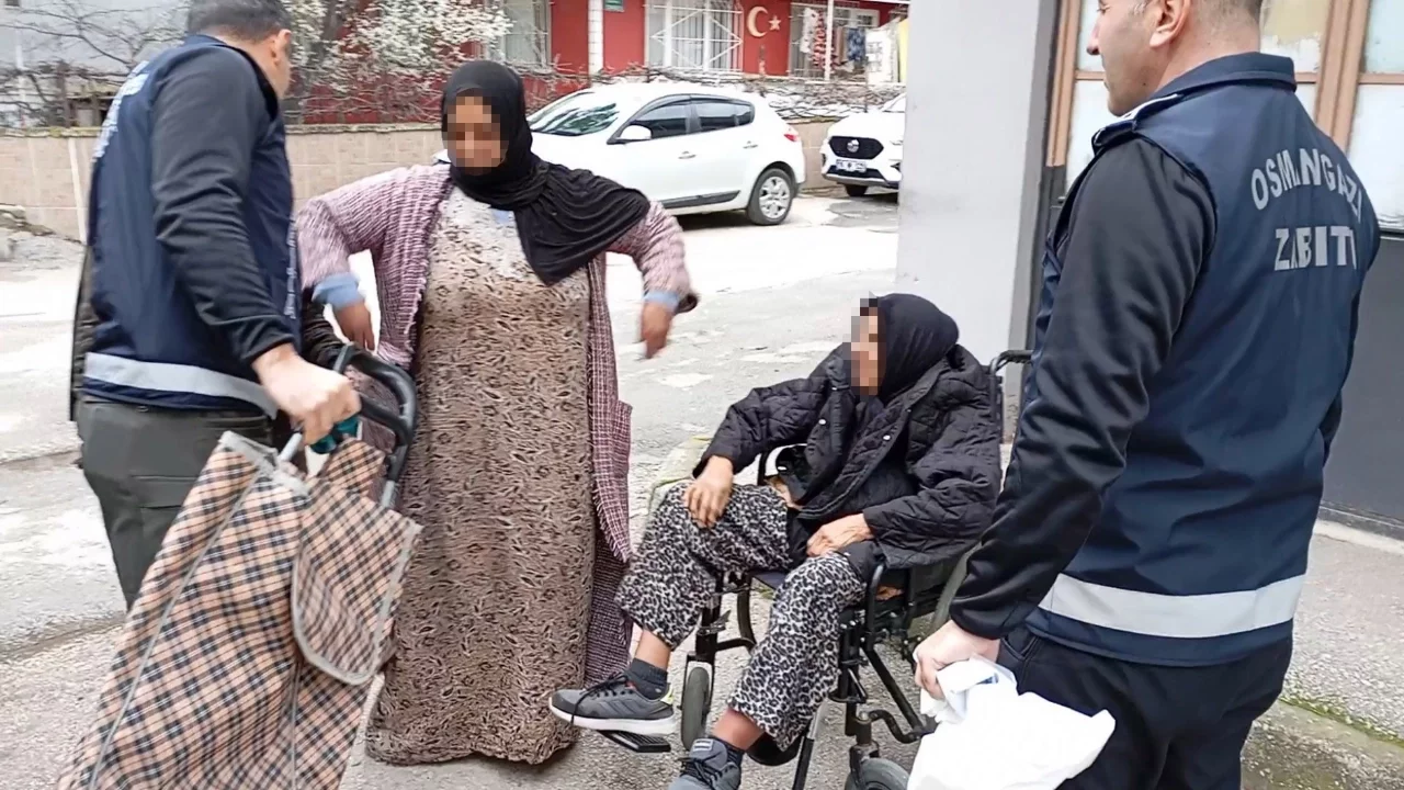 Bursa'da zabıtadan dilencilere operasyon