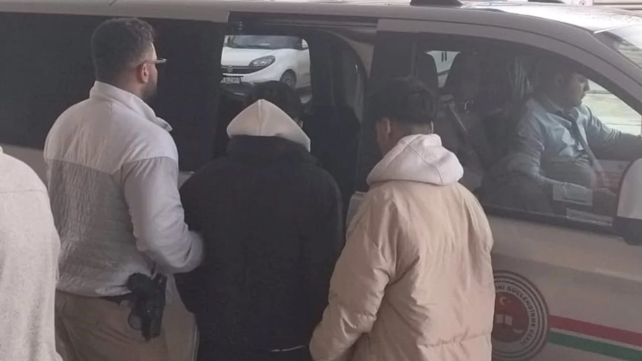 Bursa'da uyuşturucu tacirleri kıskıvrak yakalandı