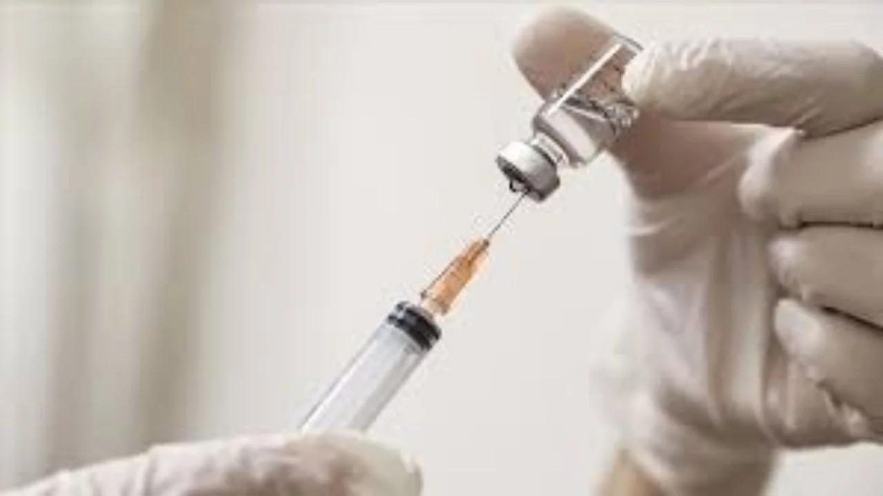 Avrupa İlaç Kurumu'ndan Covid-19 ve grip aşısı kararı