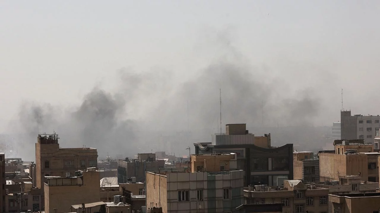 İsrail ve ABD'nin saldırdığı İran'da İçişleri Bakanlığı, halka "itidal" çağrısı yaptı