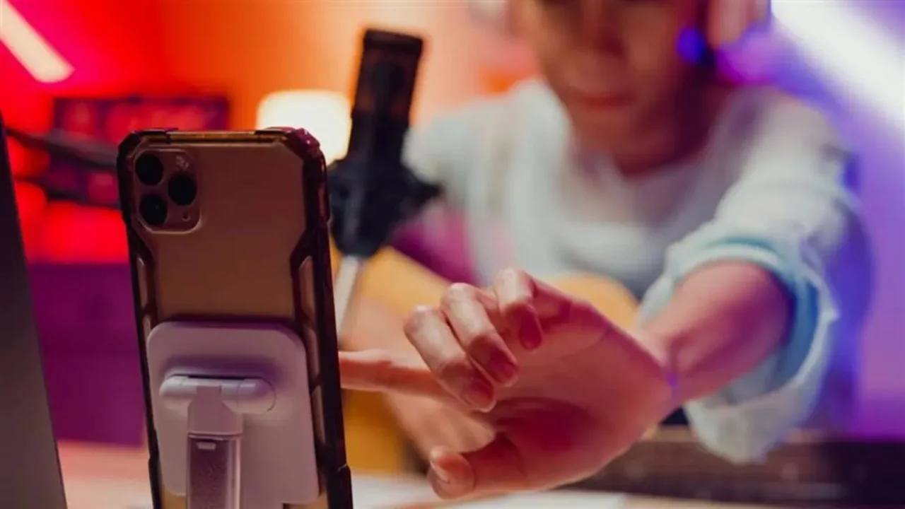 Influencer'lara sosyal medya eğitimi