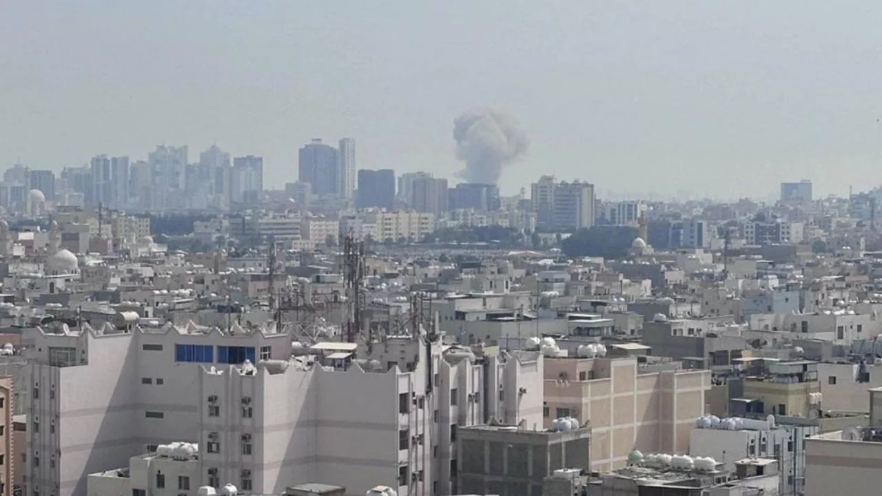 Birleşik Arap Emirlikleri, Katar ve Kuveyt'te de patlama sesleri duyuldu