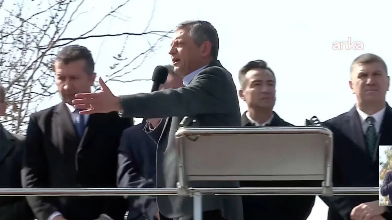 Özgür Özel, İmamoğlu'na açılan yeni davayı duyurdu: İktidara İran çağrısı yaptı