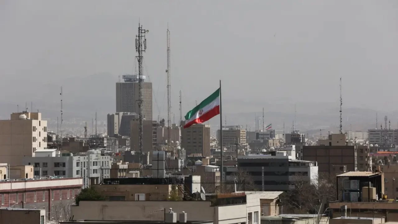 İran Dubai'yi vurdu! Yaralılar var