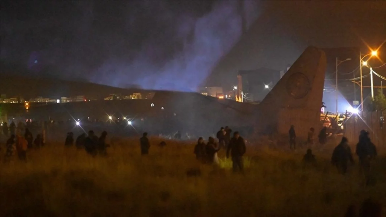 Bolivya'da kargo uçağının düştü: En az 15 kişi hayatını kaybetti