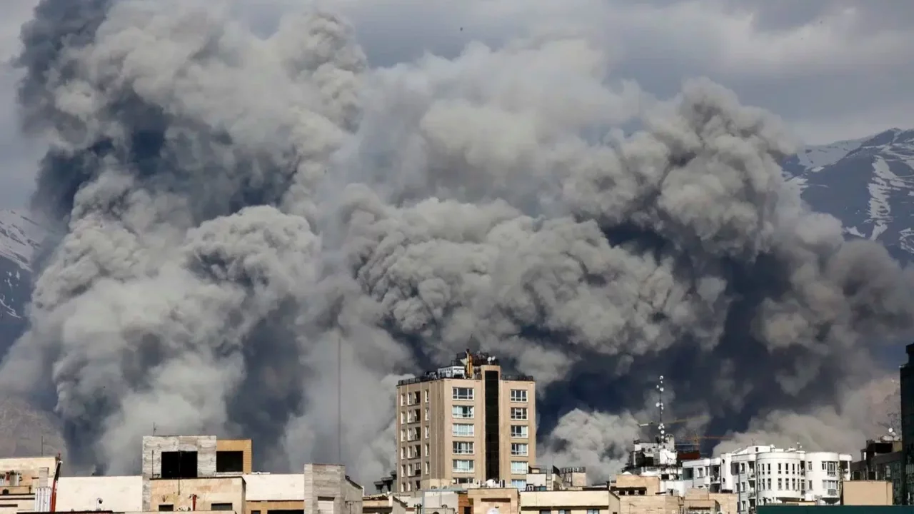 İsrail ordusu duyurdu: Tahran'a yeni saldırı başlatıldı!