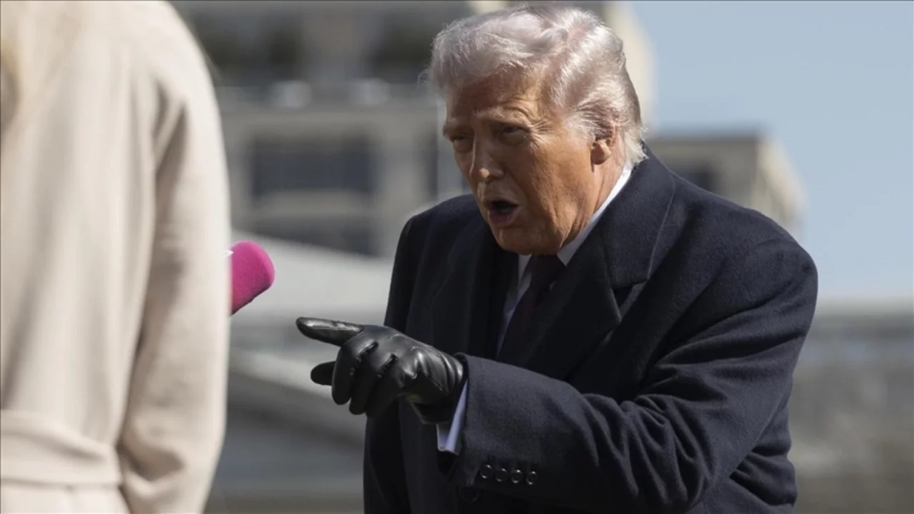 ABD Başkanı Donald Trump'tan İran mesajı: Ağır darbe alıyorlar