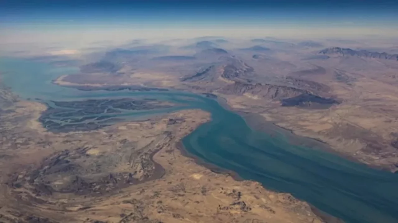 Hürmüz Boğazı'nda 'füze' paniği: Bakanlık duyurdu, Türk gemileri için en üst düzey alarm!