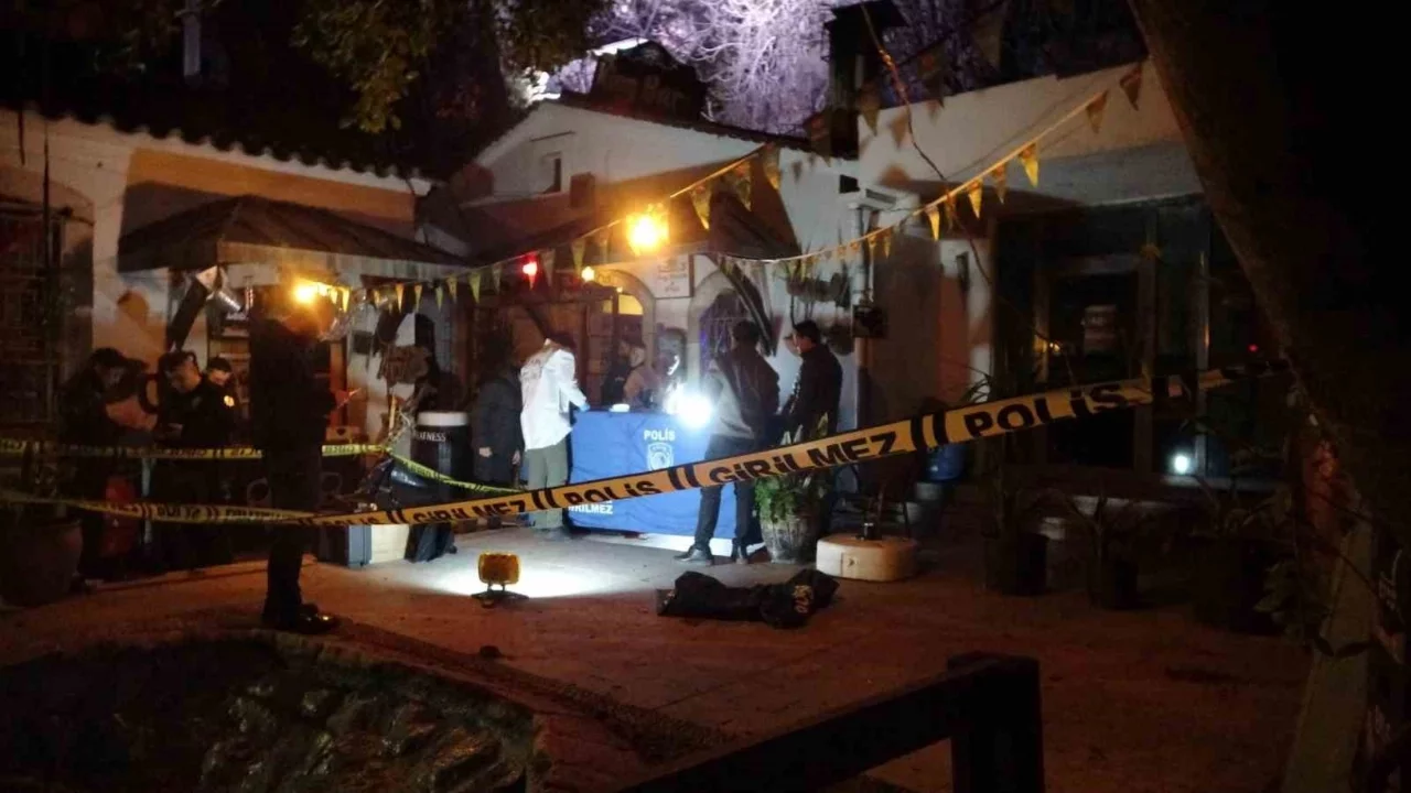 30 metre yükseklikten beton zemine düşen genç hayatını kaybetti