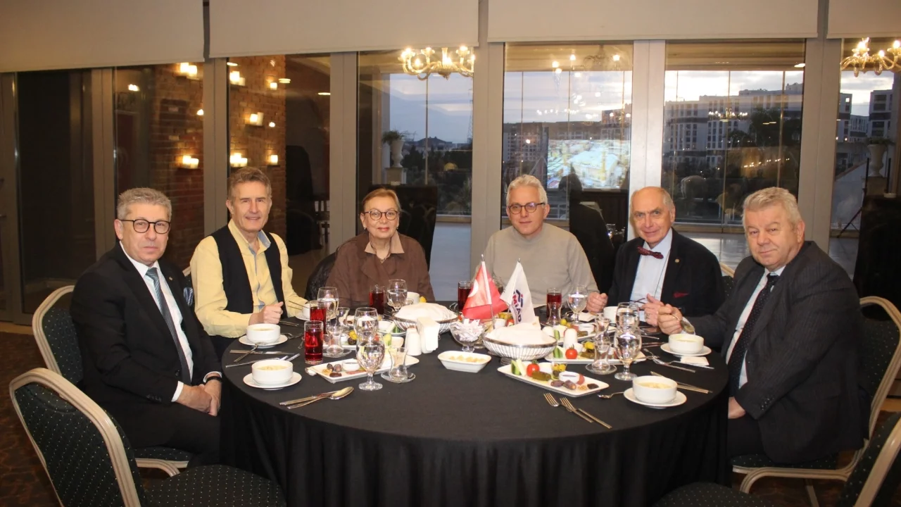 Bursa Mühendis ve Mimarlar İş İnsanları Derneği üyeleri iftarda buluştu