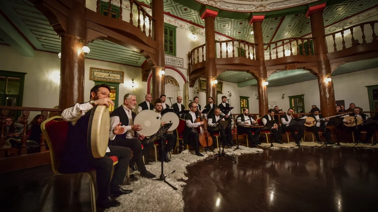 Bursa'da Tasavvuf ezgileri gönüllere dokundu