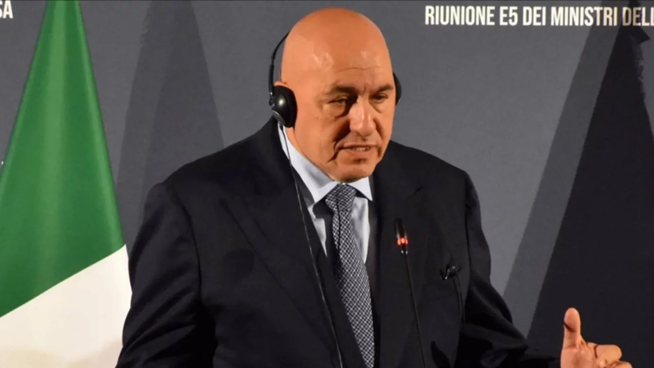 Dubai'de mahsur kalan İtalya Savunma Bakanı Guido Crosetto ülkesine dönüyor