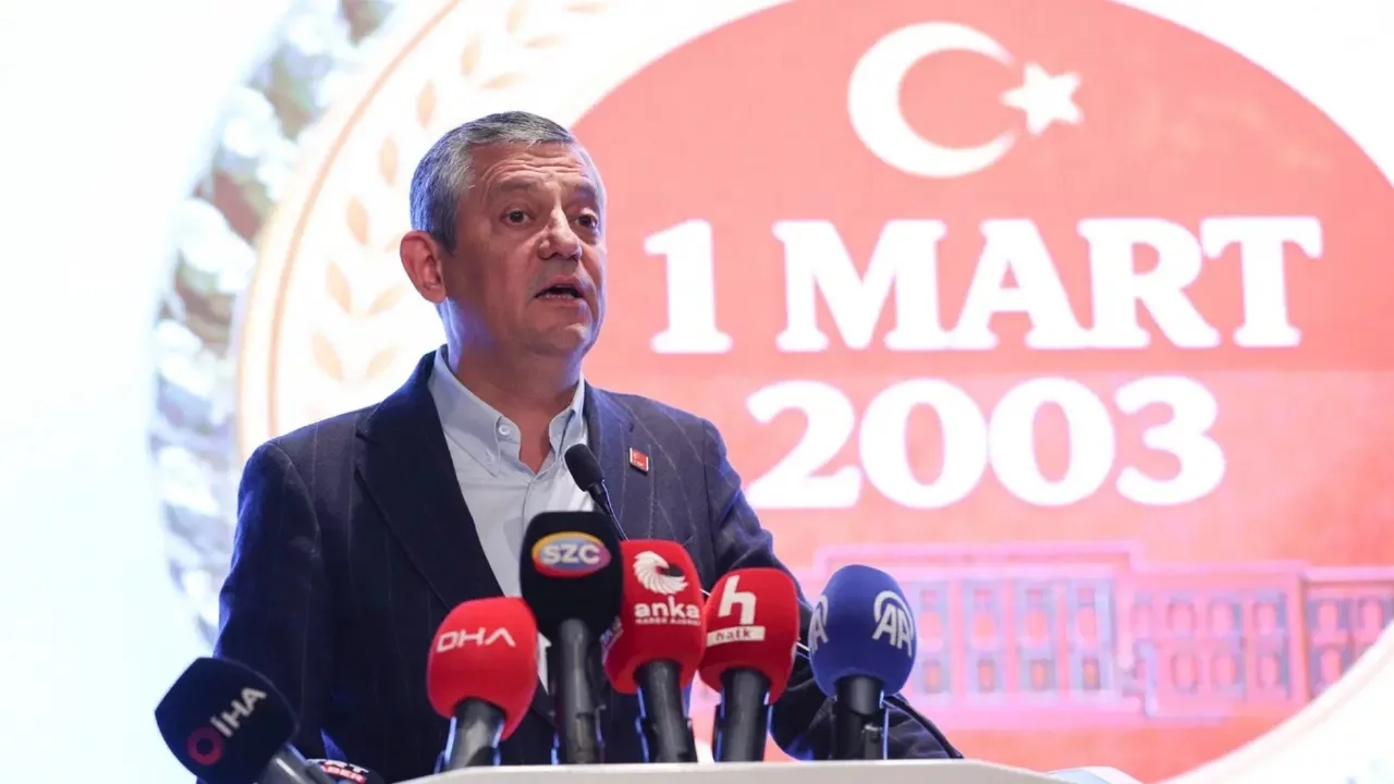 Özgür Özel'den '1 Mart tezkeresi' açıklaması: 'Ne Amerika'da ne de AK Parti'de değişen bir şey yok'
