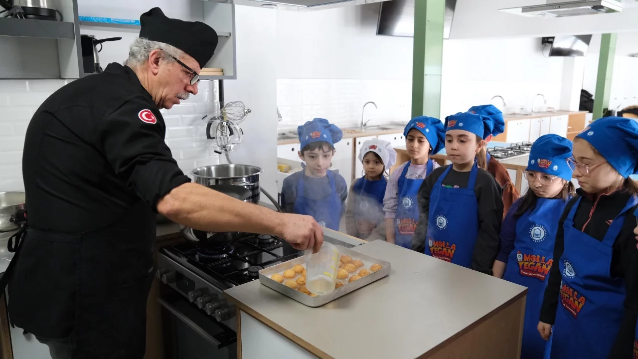 Yıldırım'da Ramazan tatlıları minik şeflerden