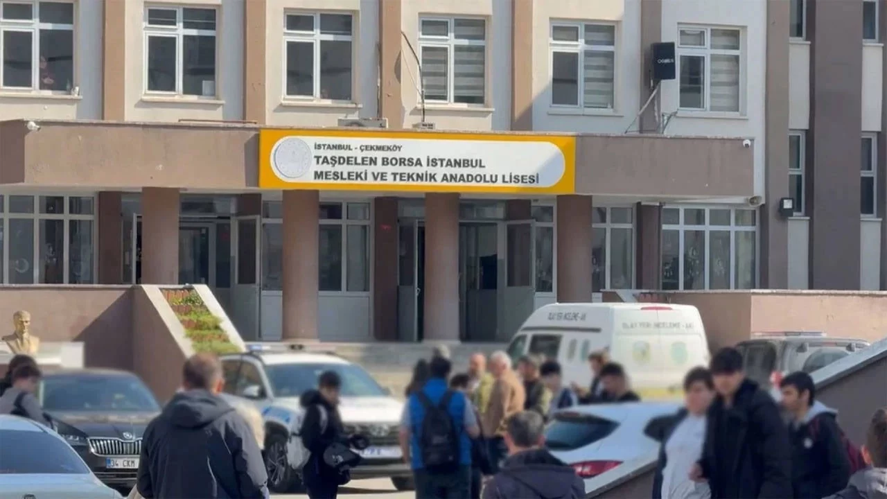 İstanbul'daki bıçaklı saldırıda bir öğretmen yaşamını yitirmişti: Eğitim sendikalarından grev kararı