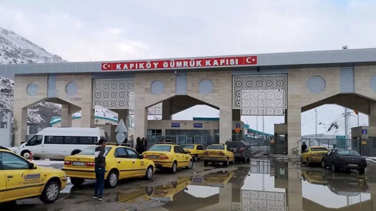 İran sınırındaki gümrük kapılarında günübirlik geçişler durduruldu!