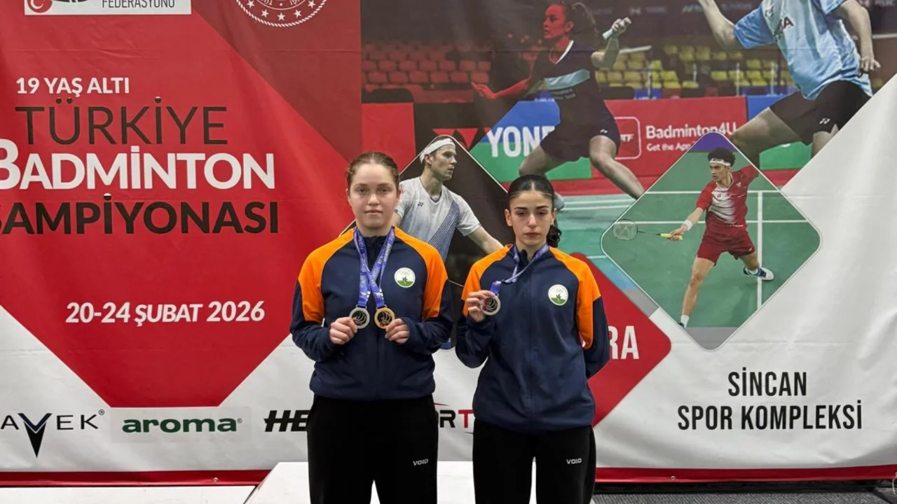 Osmangazi Belediyespor Badminton Takımı sporcuları Ankara'da göz kamaştırdı
