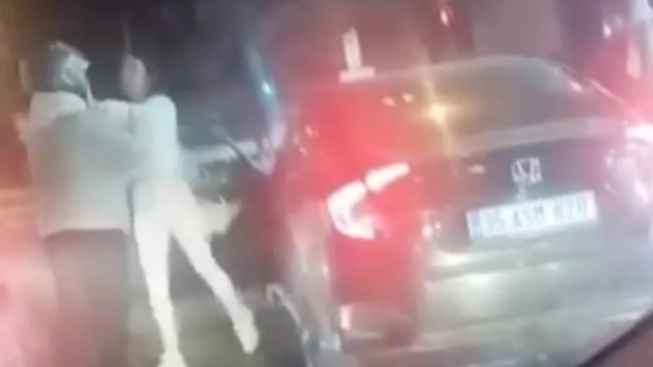 Bursa'da kadın sürücüden motosiklet sürücüsüne tekme ve tokatlı saldırı