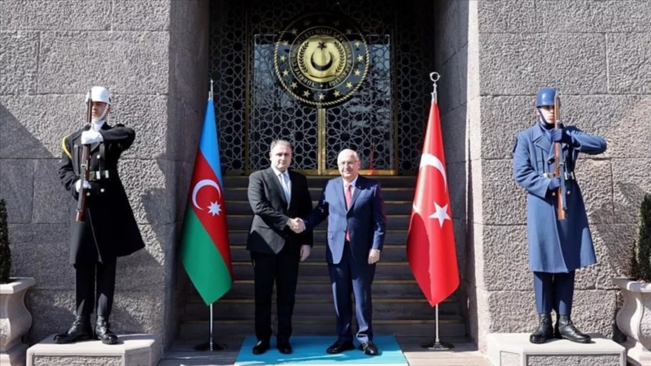 Bakan Güler, Azerbaycan Savunma Sanayi Bakanı Mustafayev ile görüştü