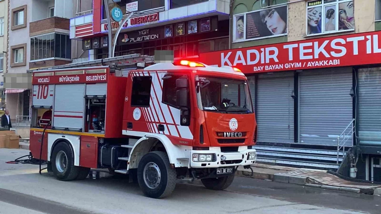 Bilgisayar bomba gibi patladı, ofiste yangına sebep oldu