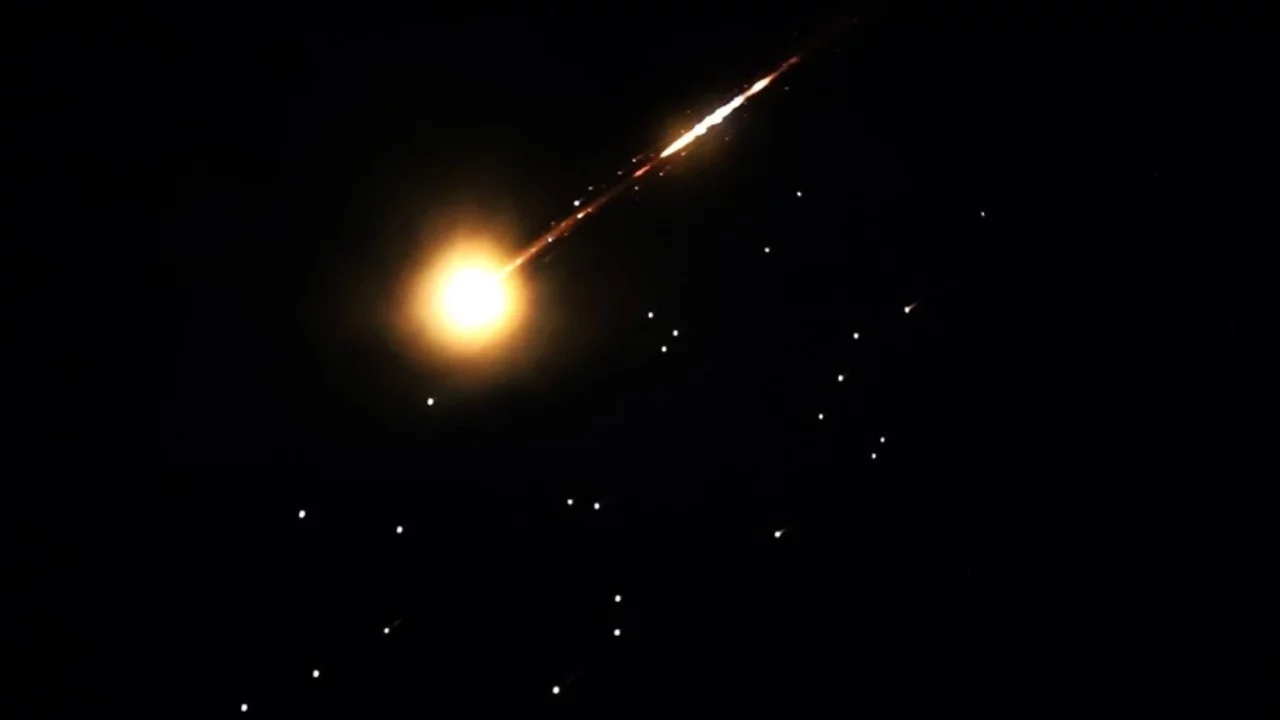 İran'dan İsrail'e füze saldırısı: Sirenler çaldı, halk sığınaklara indi