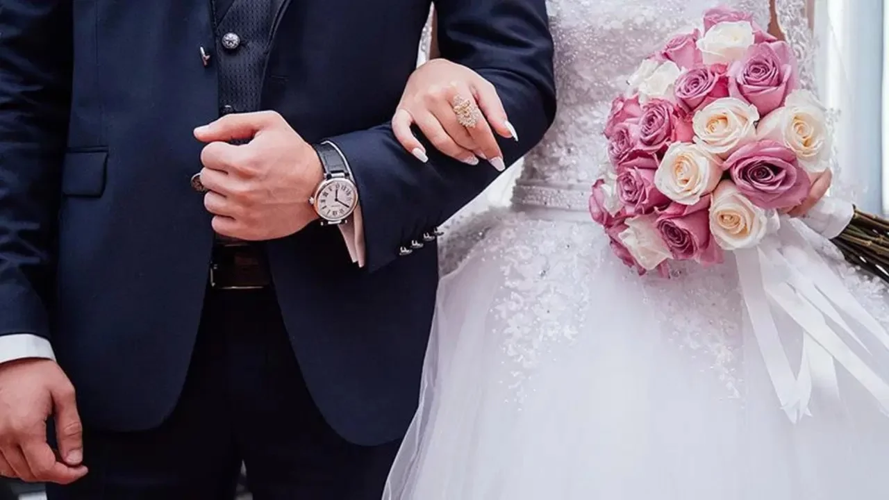 'Rüşvet karşılığı nikah kıyıldığı' iddiası: 17 kişiye gözaltı