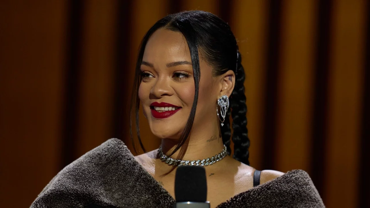 Rihanna'dan 10 yıllık sessizliği bozan müjde: Yeni albüm için stüdyoda