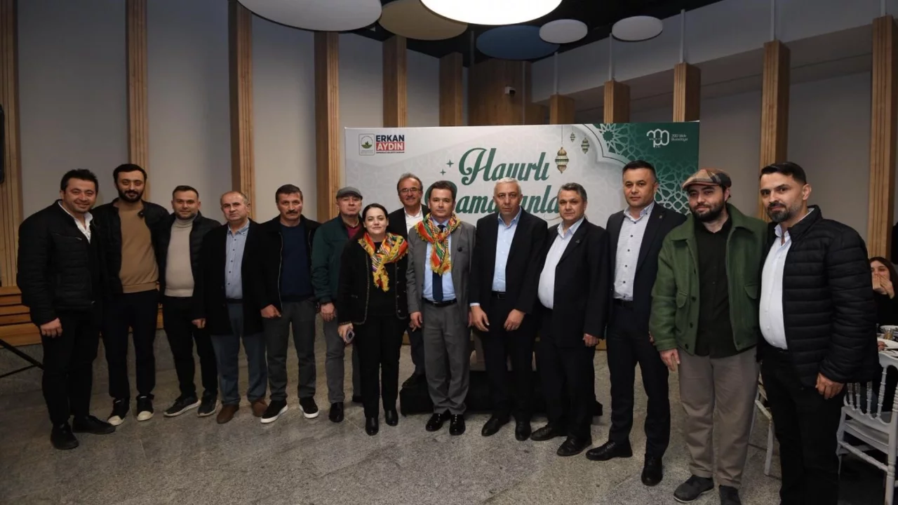 Osmangazi Belediye Başkanı Erkan Aydın, DAĞ-DER iftarında vatandaşlarla buluştu